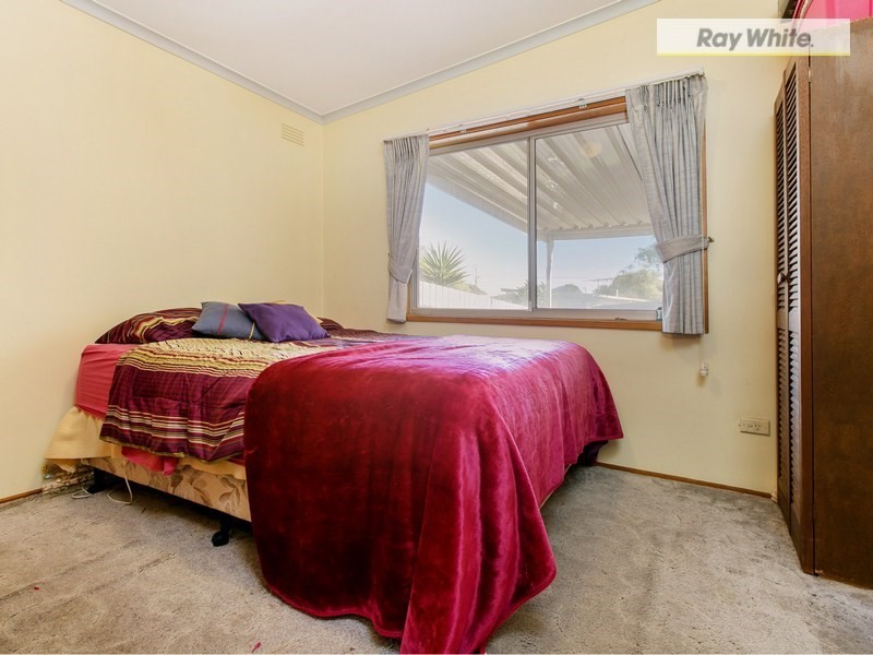 198 Ninth Avenue, Rosebud VIC 3939