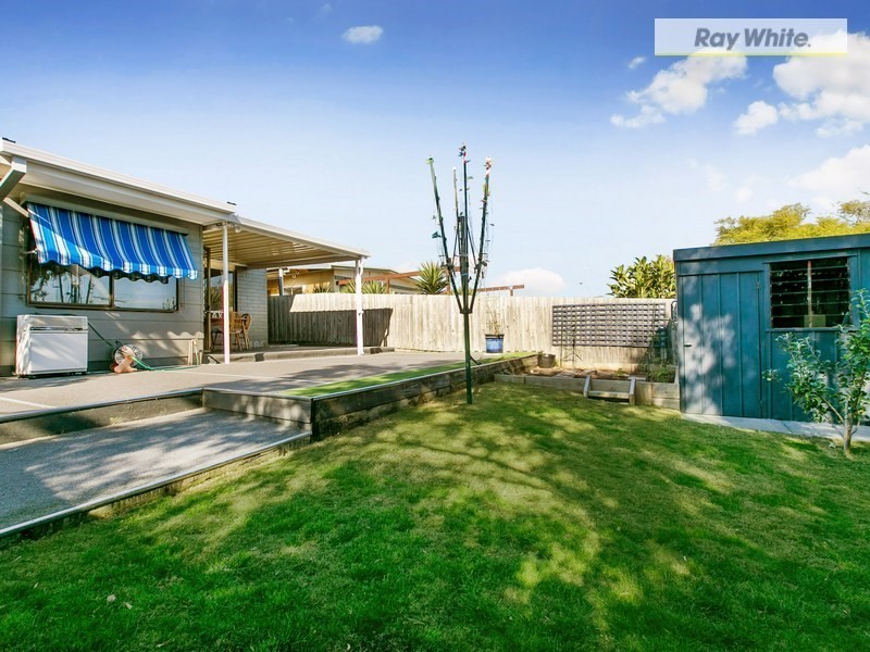 198 Ninth Avenue, Rosebud VIC 3939
