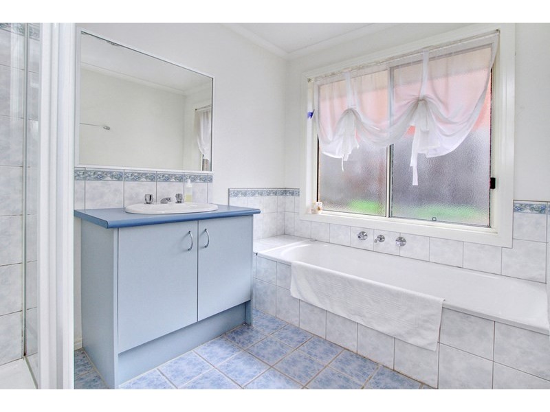 8 Leisure Way Nth, Rosebud VIC 3939
