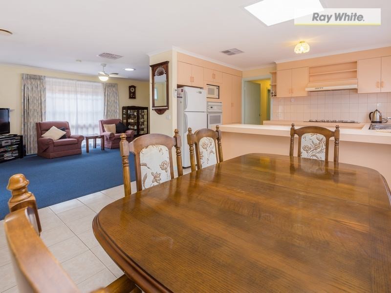 123 Fifth Avenue, Rosebud VIC 3939