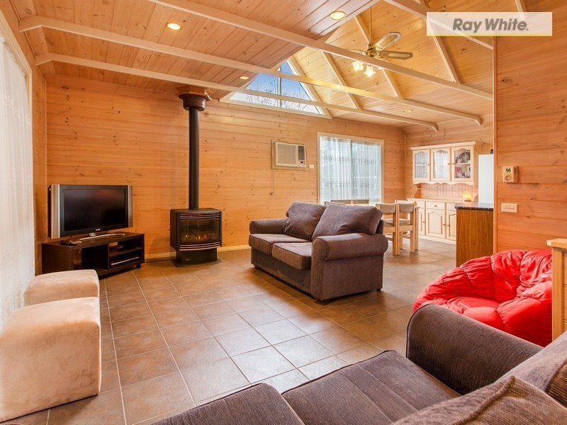 4 Burunda Road, Rosebud VIC 3939