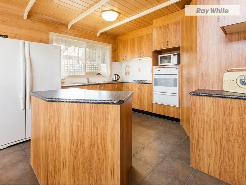 4 Burunda Road, Rosebud VIC 3939