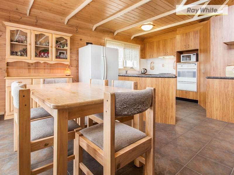 4 Burunda Road, Rosebud VIC 3939