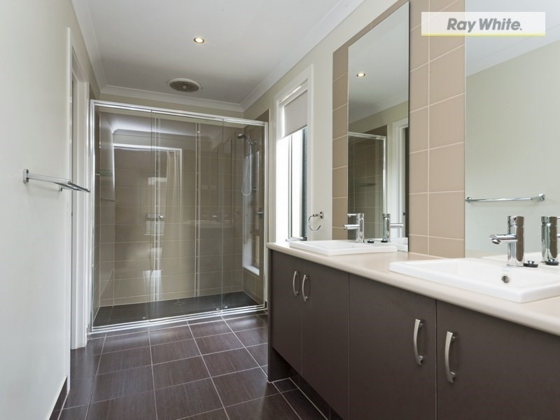 3 Fernwood Place, Rosebud VIC 3939