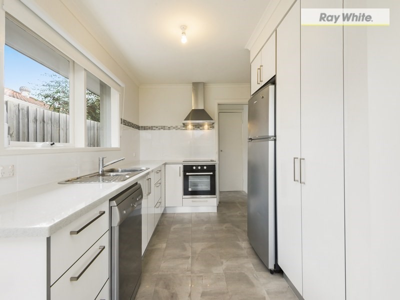 24 Moorfield Avenue, Rosebud VIC 3939