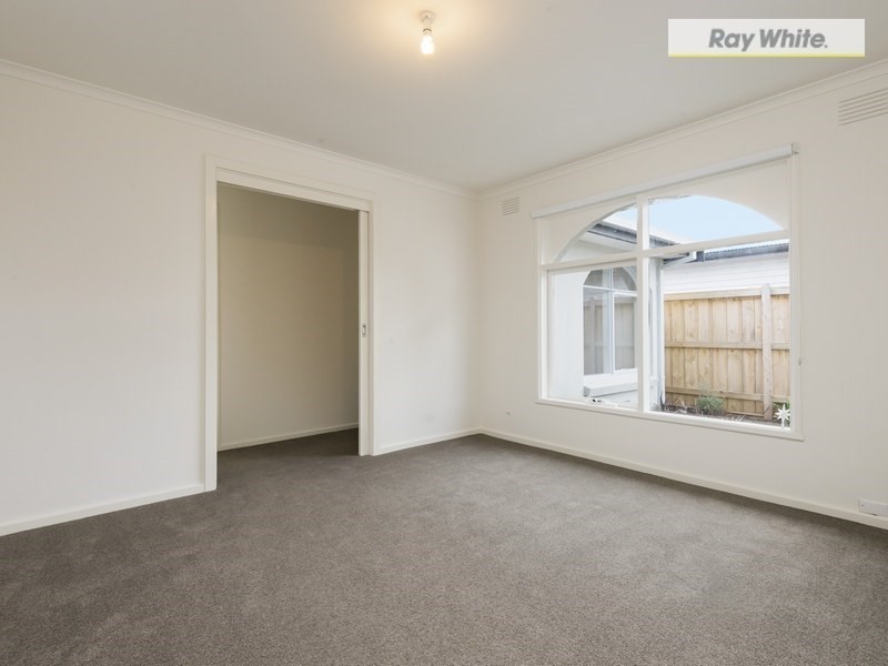 24 Moorfield Avenue, Rosebud VIC 3939
