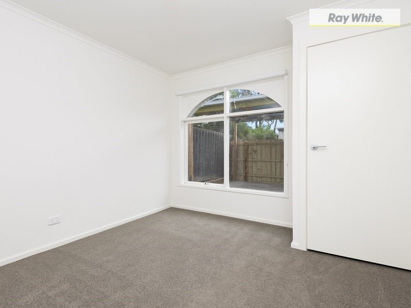 24 Moorfield Avenue, Rosebud VIC 3939