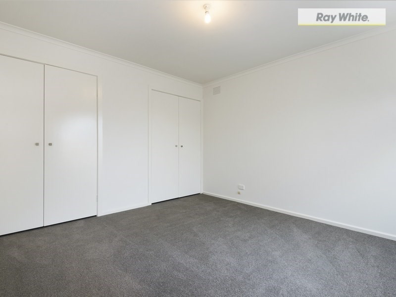 24 Moorfield Avenue, Rosebud VIC 3939