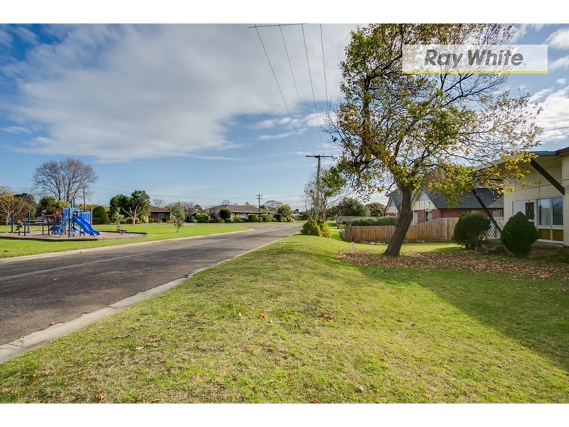 36 Murrawong Avenue, Rosebud VIC 3939