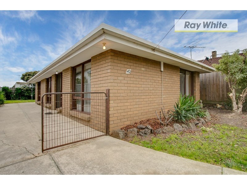 42 Fifth Avenue, Rosebud VIC 3939