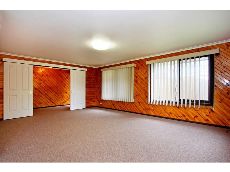 192 Eighth Avenue, Rosebud VIC 3939