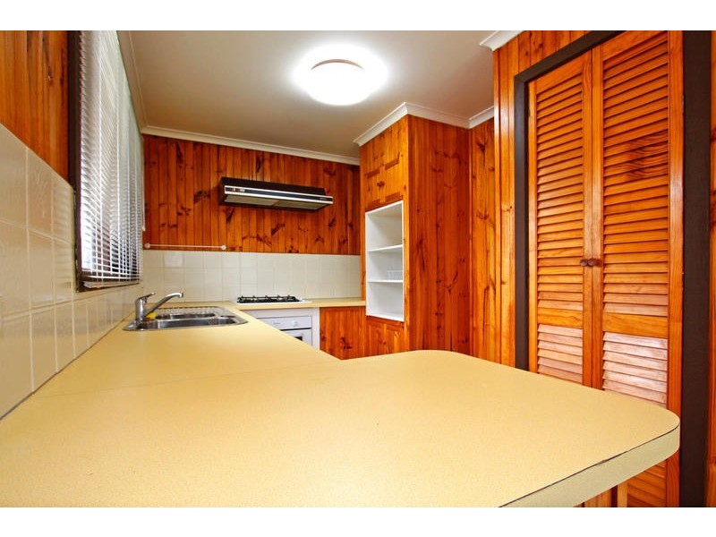 192 Eighth Avenue, Rosebud VIC 3939