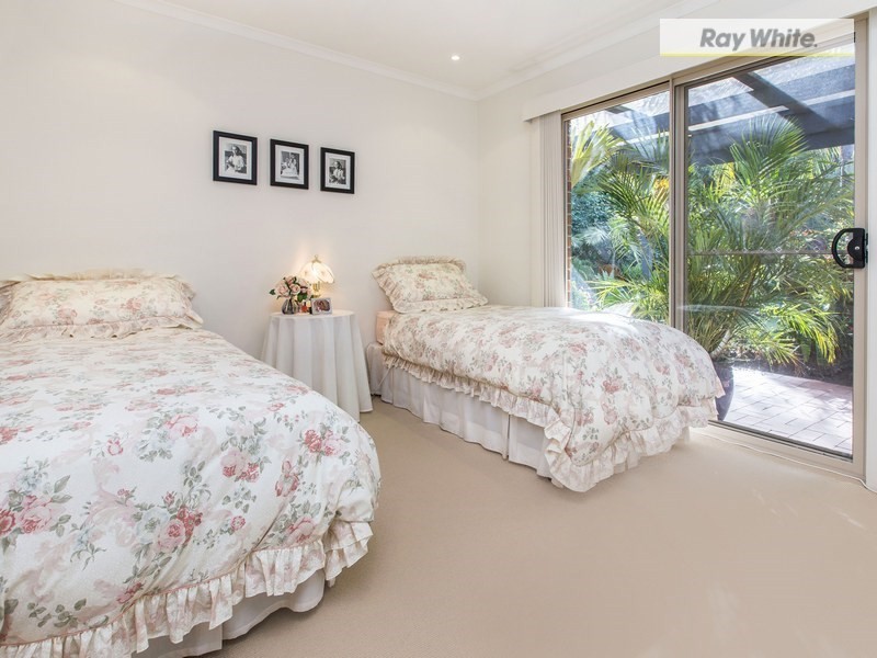 4 Sandpiper Court, Rosebud West VIC 3940
