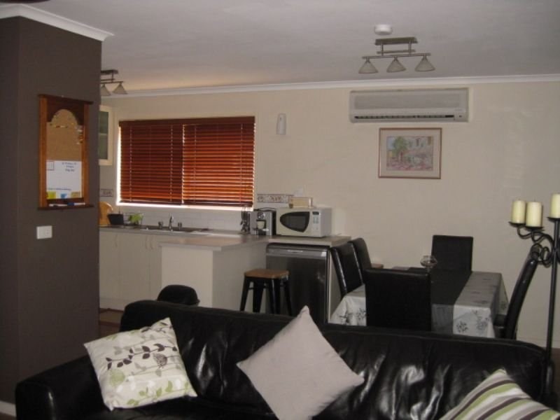 88 Leon Avenue, Rosebud VIC 3939