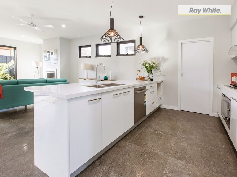 39 Balmoral Avenue, Safety Beach VIC 3936