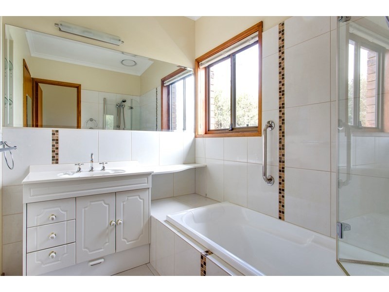 8 Wonga Grove, Mccrae VIC 3938