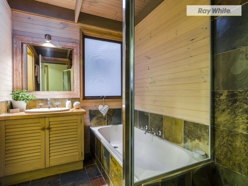 10 Johns Drive, Rye VIC 3941