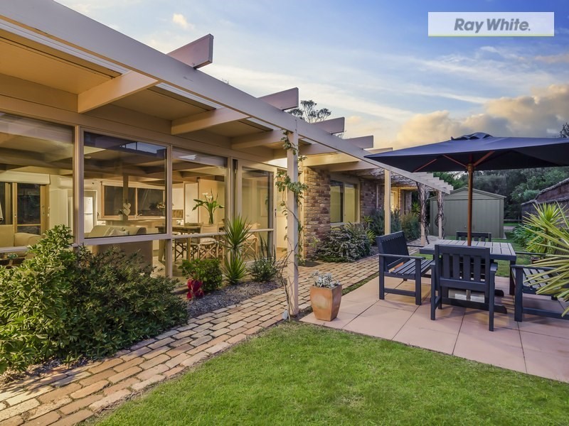10 Johns Drive, Rye VIC 3941