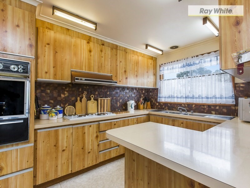 58 Leon Avenue, Rosebud VIC 3939