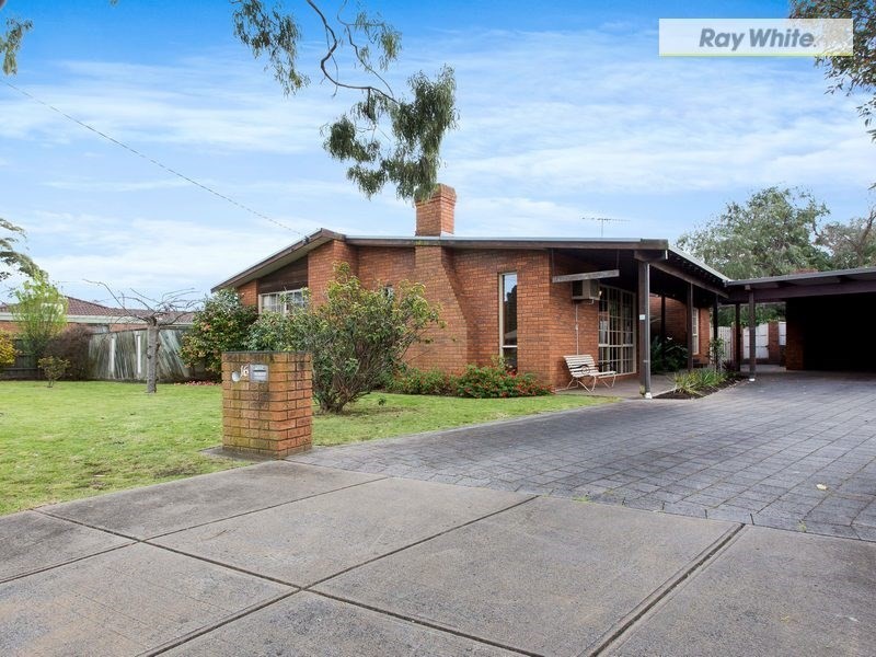 16 Harverson Drive, Rosebud VIC 3939