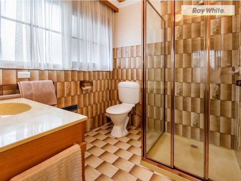 16 Harverson Drive, Rosebud VIC 3939