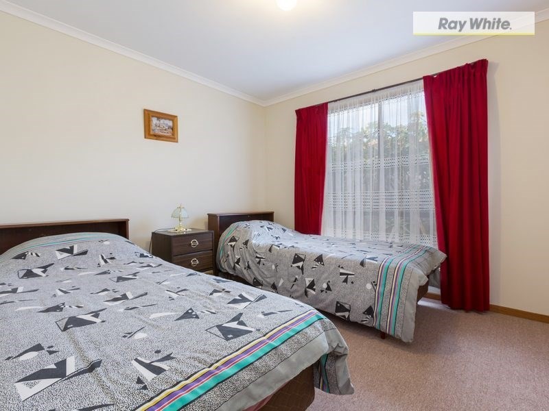 121 Third Avenue, Rosebud VIC 3939