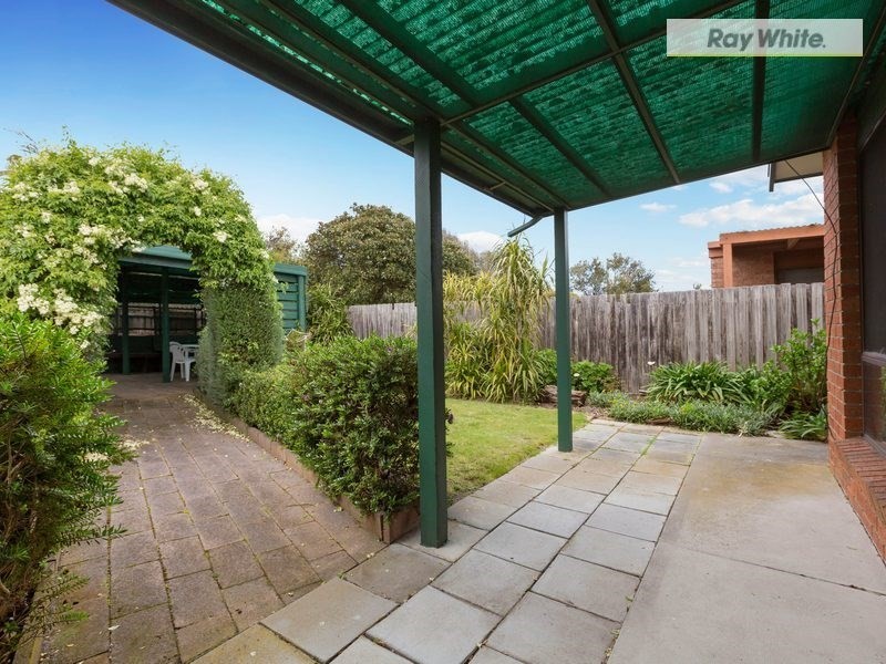 121 Third Avenue, Rosebud VIC 3939