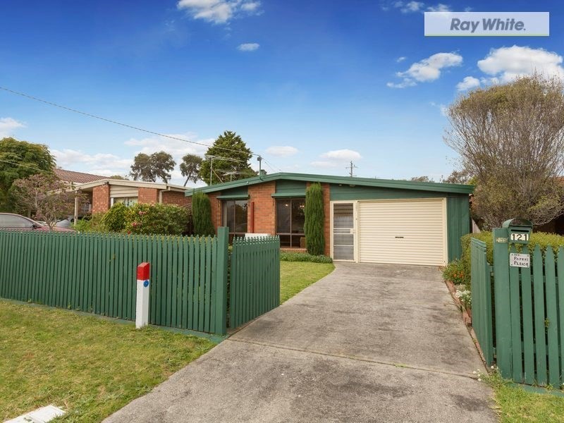 121 Third Avenue, Rosebud VIC 3939