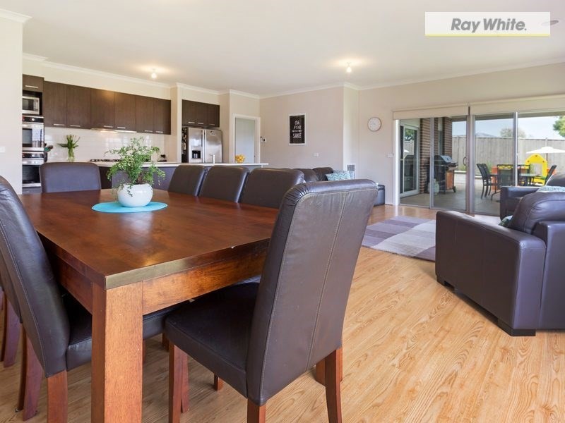 37 Peninsula sands Boulevard, Rosebud VIC 3939
