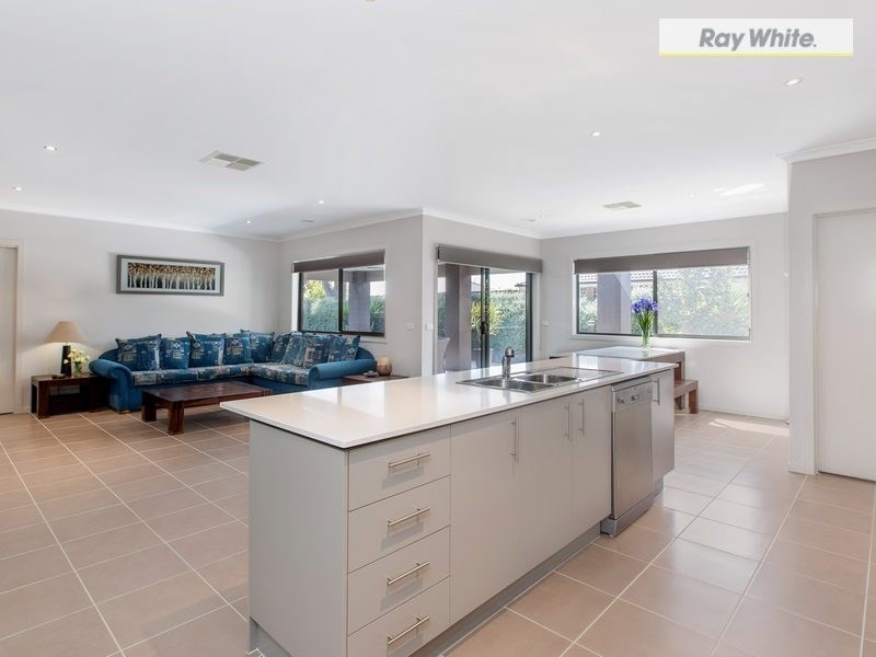 2 Sunrise Place, Rosebud VIC 3939