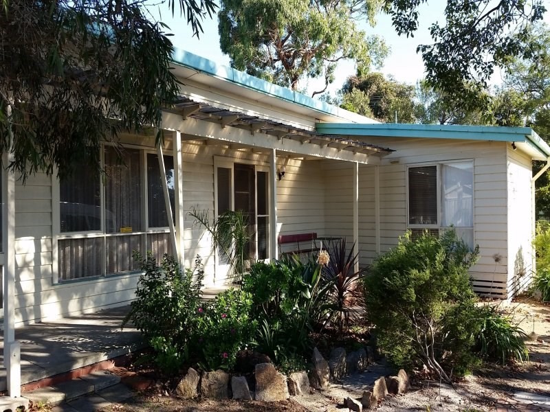 109-111 Seventh Avenue, Rosebud VIC 3939