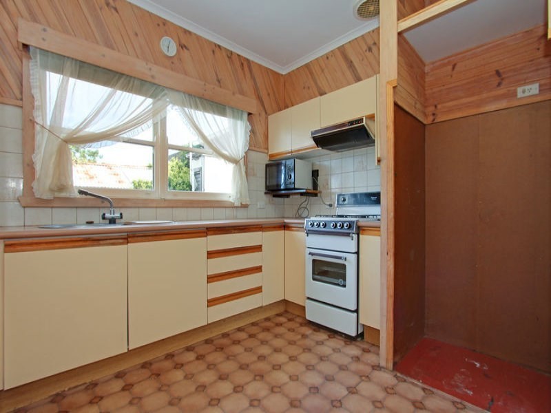 109-111 Seventh Avenue, Rosebud VIC 3939