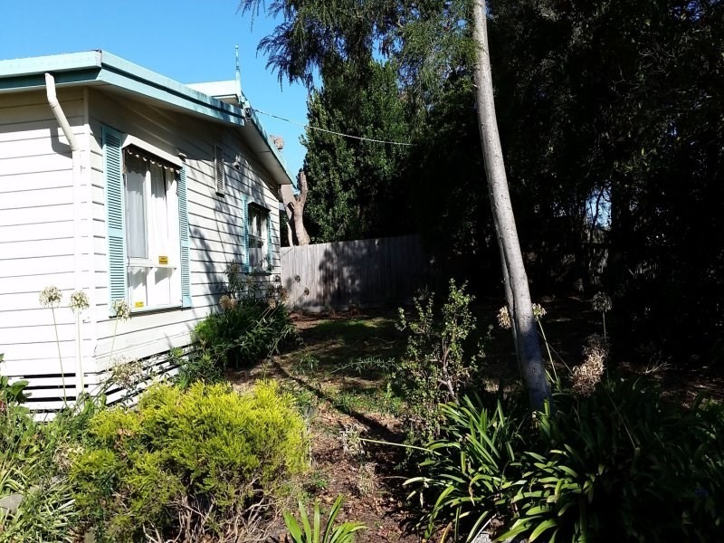 109-111 Seventh Avenue, Rosebud VIC 3939