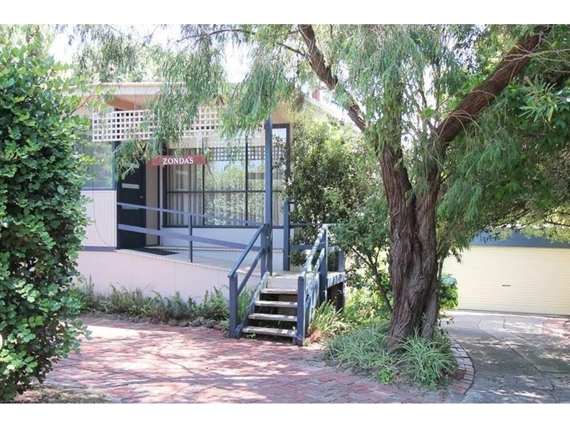 2 Cain Street, Rosebud West VIC 3940