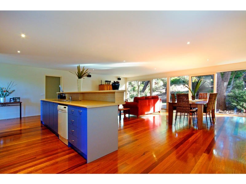 8 Warrain Avenue, Rosebud VIC 3939