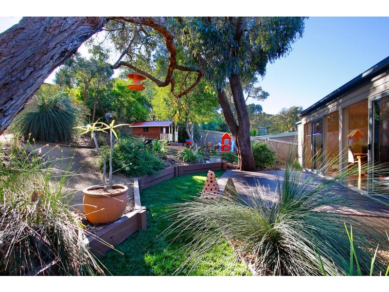 8 Warrain Avenue, Rosebud VIC 3939