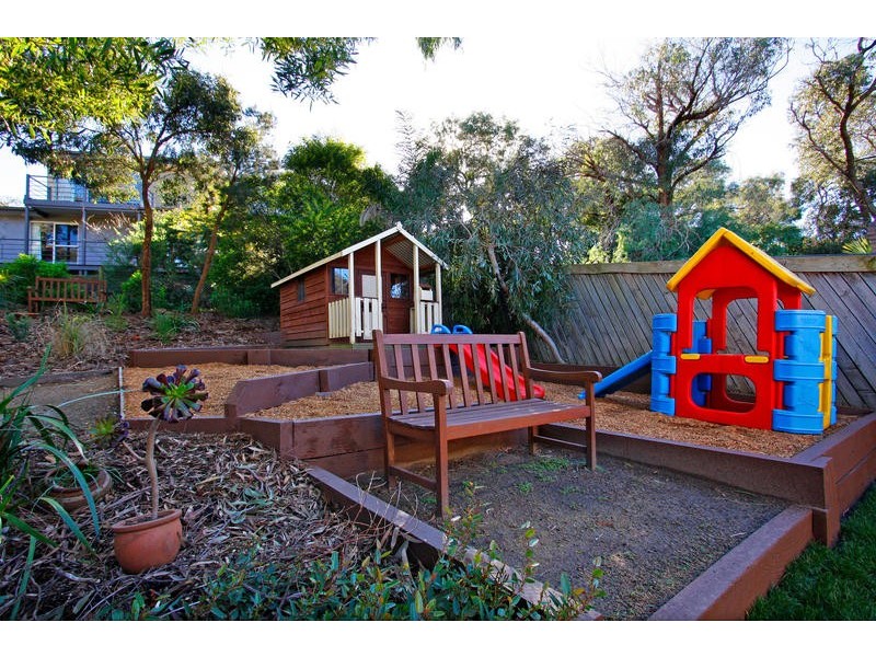 8 Warrain Avenue, Rosebud VIC 3939