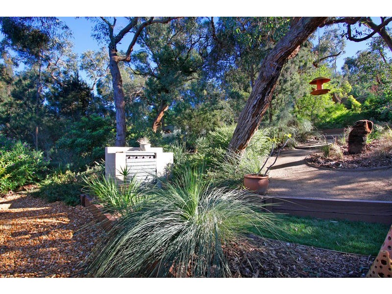 8 Warrain Avenue, Rosebud VIC 3939