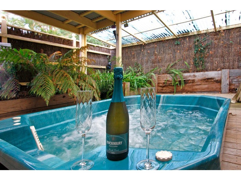 8 Hill Court, Rosebud VIC 3939