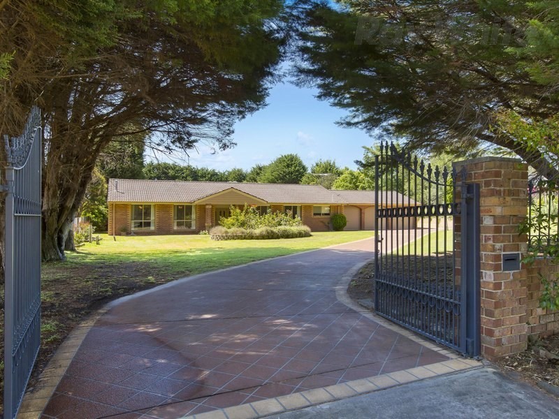 16 Lockhart Drive, Rosebud VIC 3939