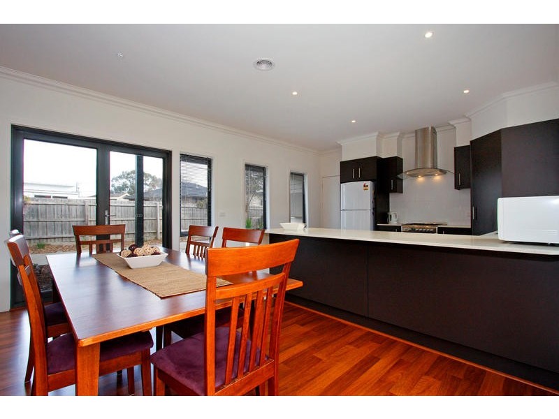 2/21 Lawson Crescent, Rosebud VIC 3939