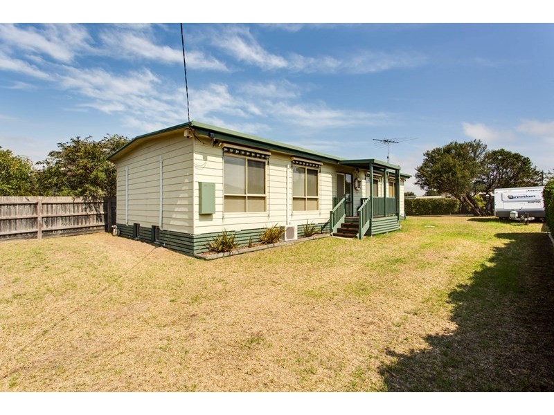 77 Swans Way, Rosebud West VIC 3940