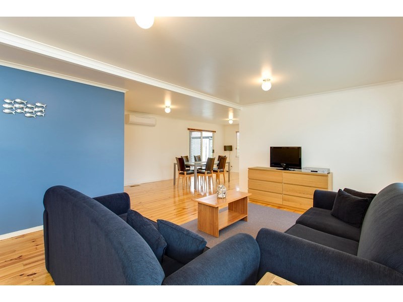 77 Swans Way, Rosebud West VIC 3940