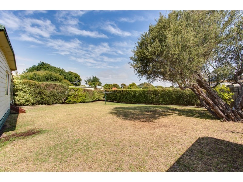 77 Swans Way, Rosebud West VIC 3940