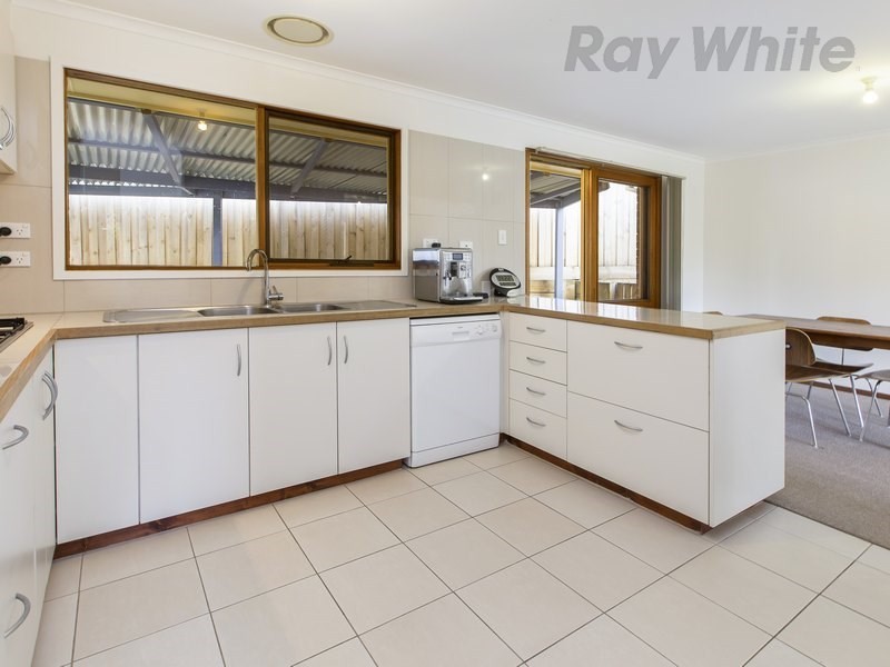 6 Attuna Crescent, Rosebud West VIC 3940