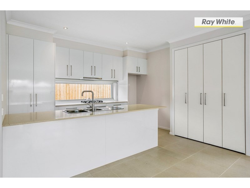 2/13 Rose Street, Rosebud West VIC 3940