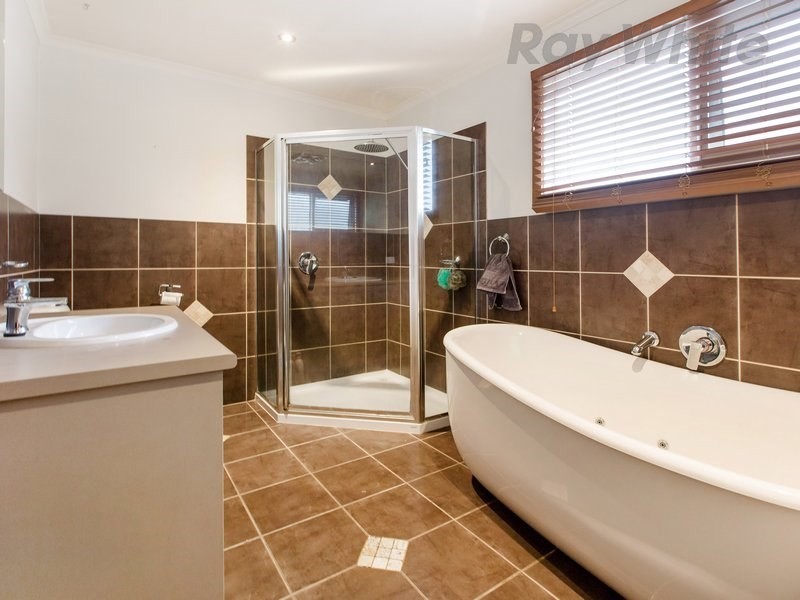 14 Bellbangra Avenue, Rosebud VIC 3939