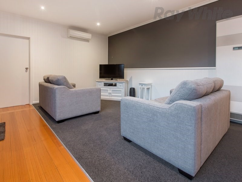 8 Florence Avenue, Rosebud West VIC 3940