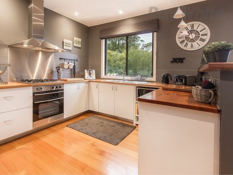 8 Florence Avenue, Rosebud West VIC 3940