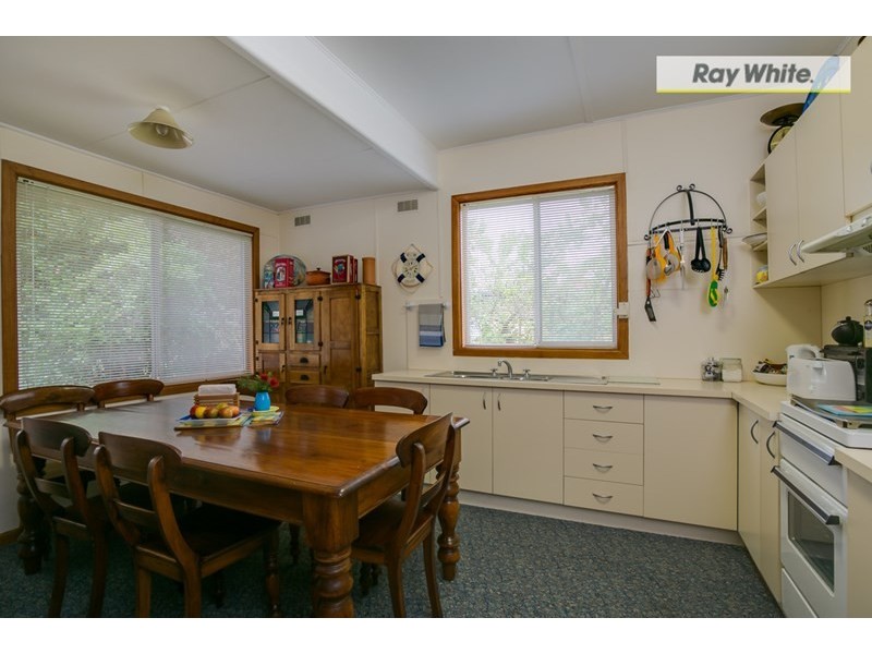 5 Park Avenue, Rosebud West VIC 3940